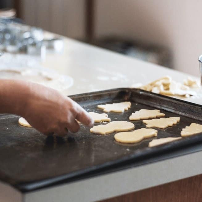 keep in touch with your loved ones this Christmas cookies baking 