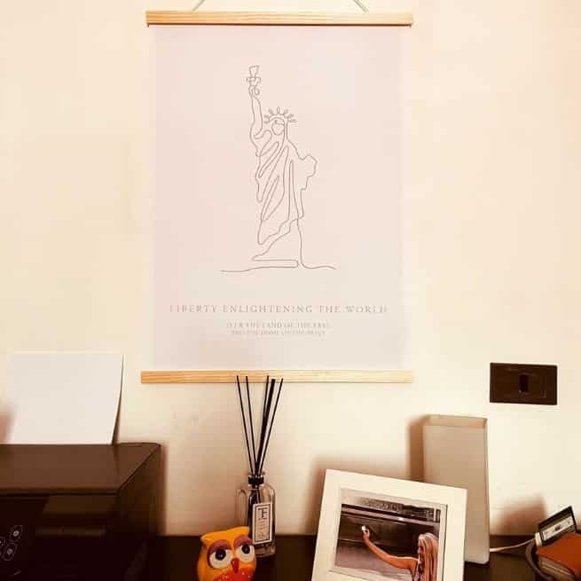 statue of liberty line art