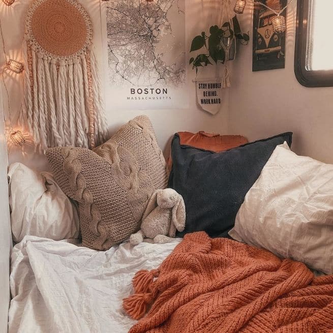 modern street map bedroom